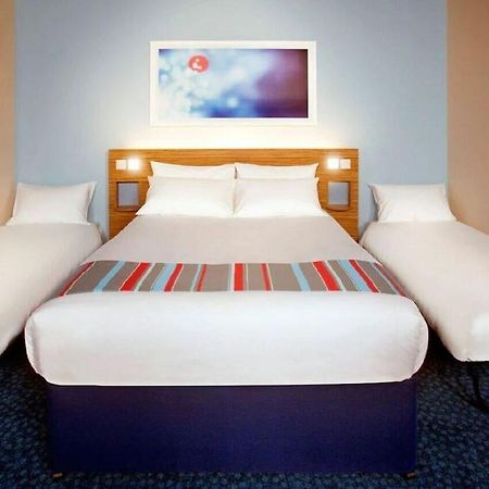 Travelodge Llanelli Cross Hands Eksteriør billede